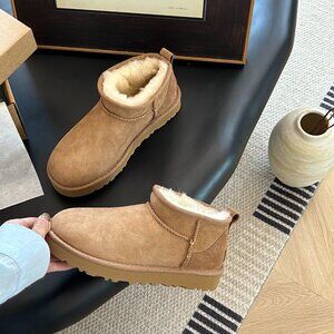 NEW UGG women's classic ultra mini boots in chestnut)